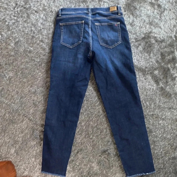 Love Ellen Degeneres dark blue embroidered floral trim loose hem high rise jeans - Picture 5 of 16